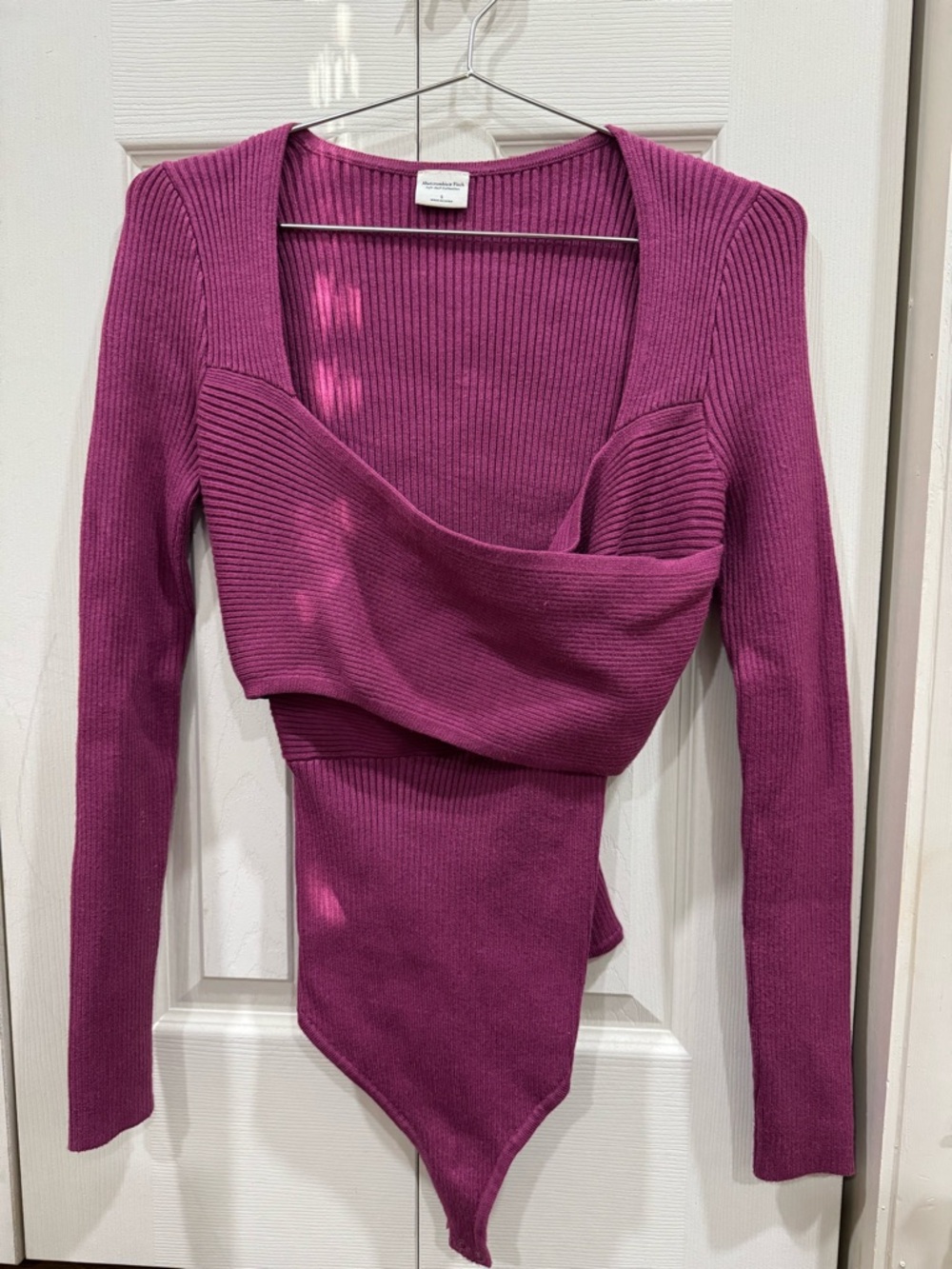 Abercrombie & Fitch Ribbed Crewneck Top in Plum